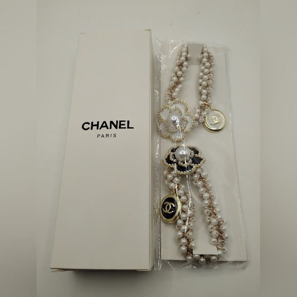 CHANEL Accessories - 🆕Chanel Gold and My Pearl Head Bands SELLING THIS SET SEPARATELY